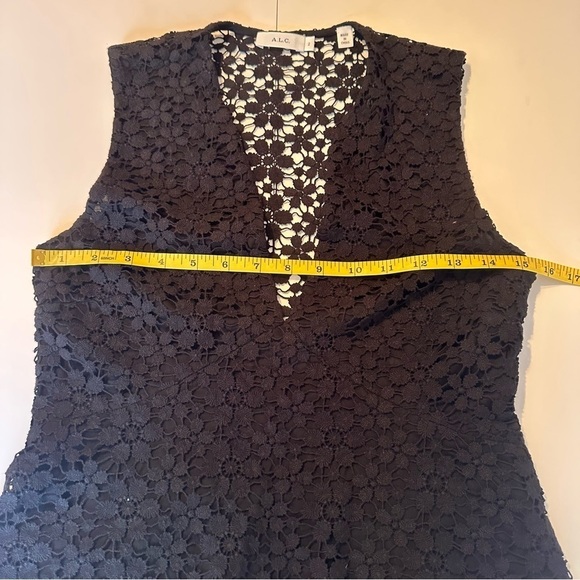 A.L.C. Lace Sleeveless V Neck Black Benni Top - Size 2 - Picture 11 of 15